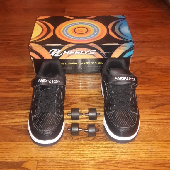 Heelys Other - NIB Heelys Plus X2 Lighted Black Carbon Youth Sz 6